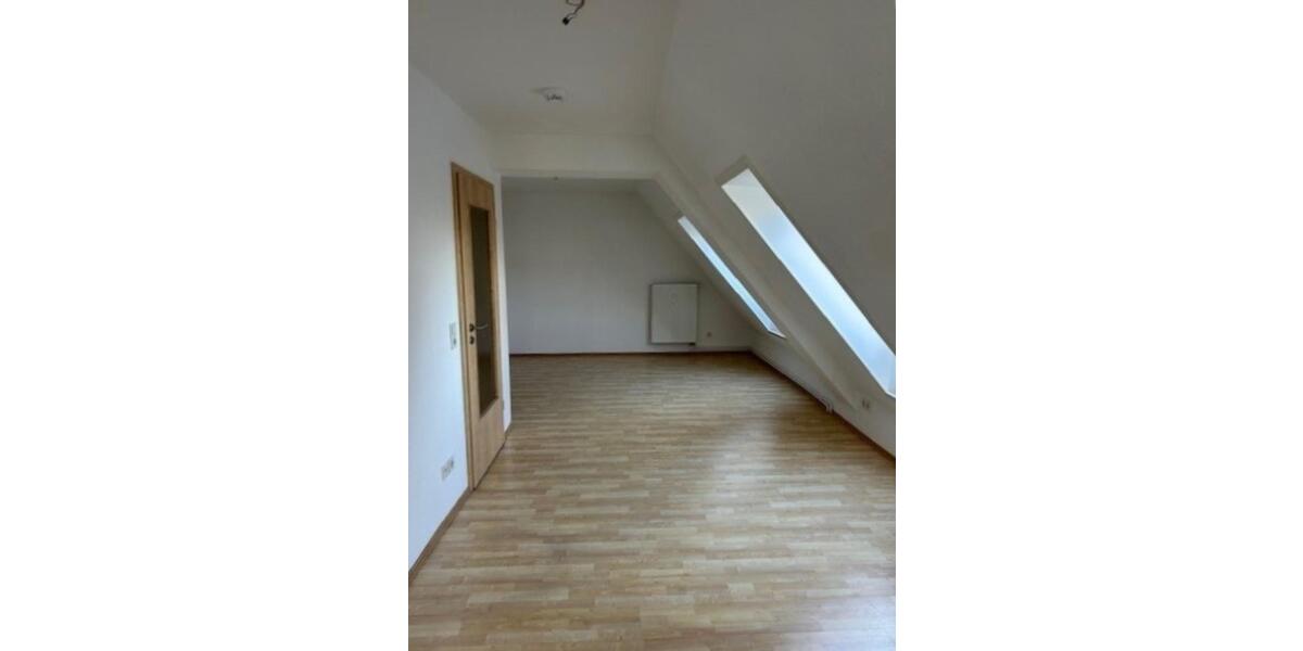 Dachgeschoßwohnung Rathenow - 1 Zimmer, 35 m&sup2;, 263&euro; | Angebot:25541080