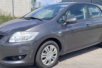 Toyota Auris 80.000 km 3.990 € Großmehring 85098