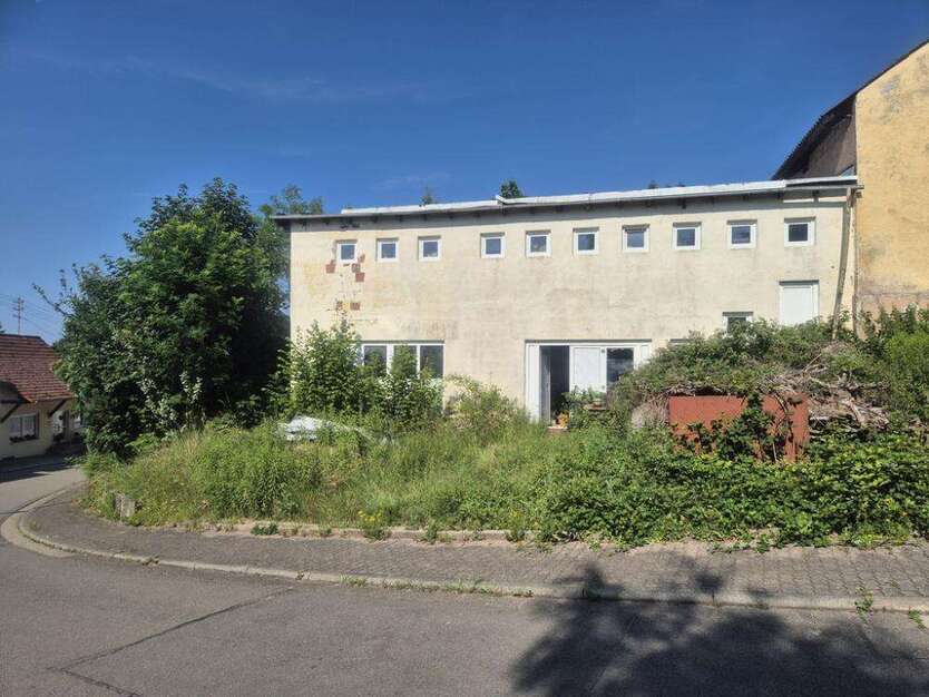 Halle in Kröppen 79.000 € 259 m²