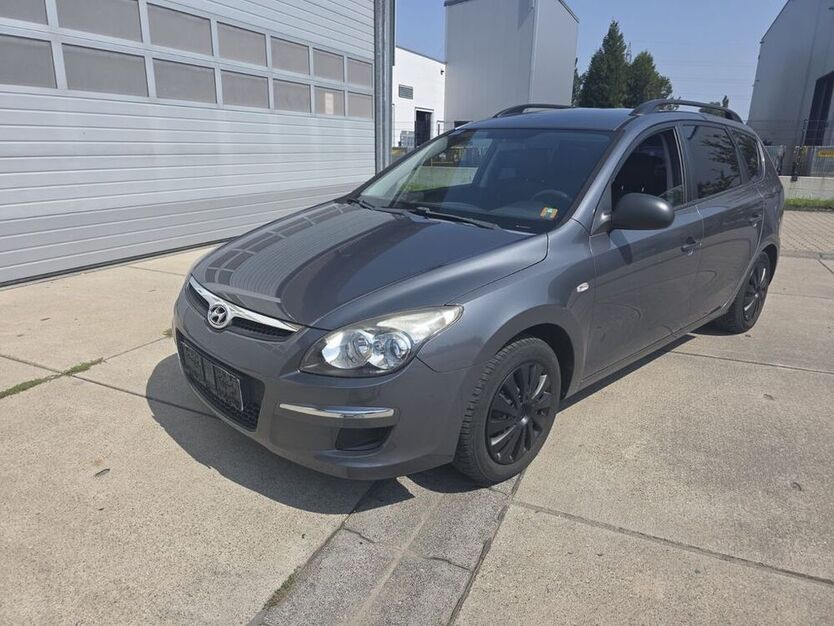 i30
