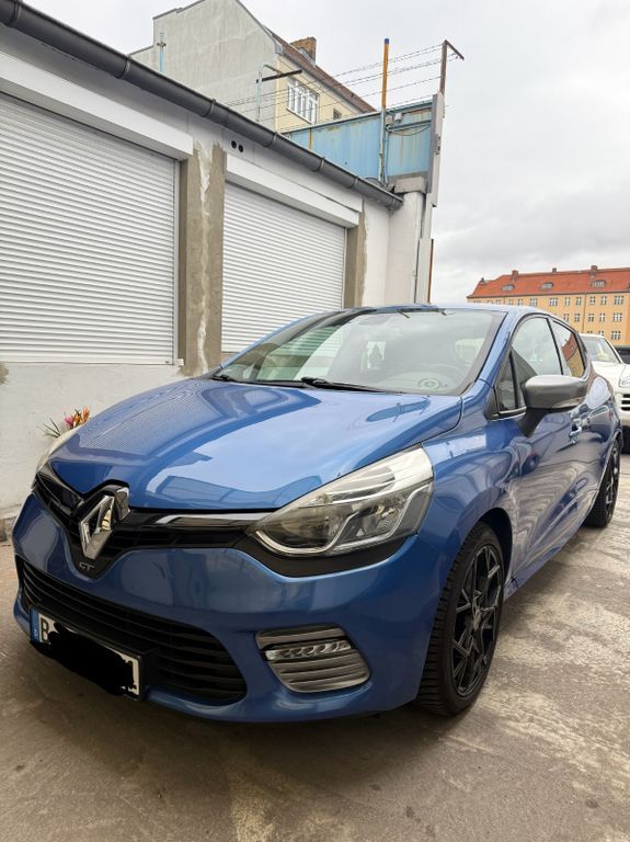 Renault Clio 87.200 km 9.600 € Berlin 10559
