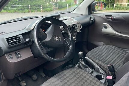 Toyota IQ 100.000 km 4.750 &euro; Köln 51109