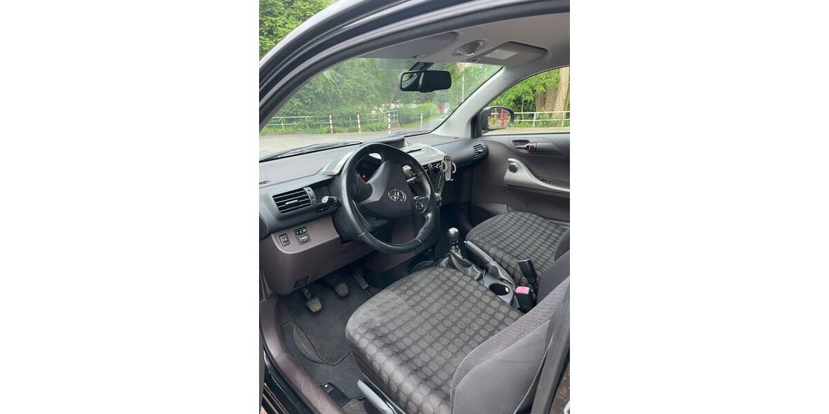 Toyota IQ 100.000 km 4.750 &euro; Köln 51109