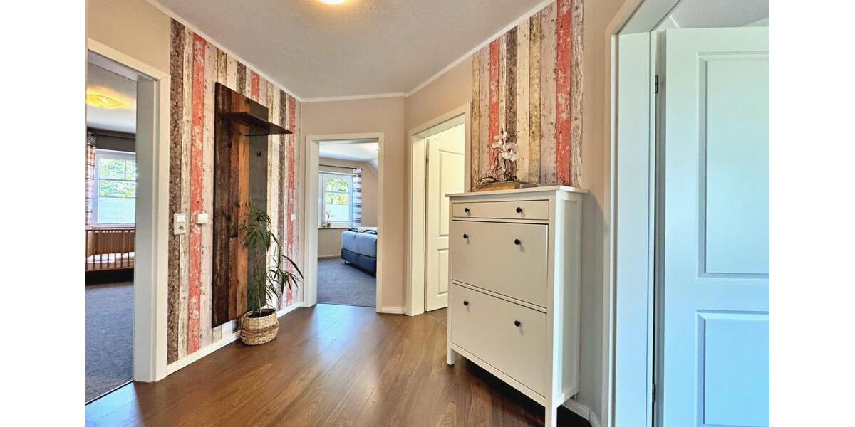 Dachgeschoßwohnung Apen - 4 Zimmer, 78 m&sup2;, 1.200&euro; | Angebot:26392493