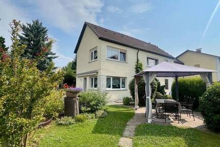 KarbenRendel: 2 Wohnhäuser mit Gartenparadies