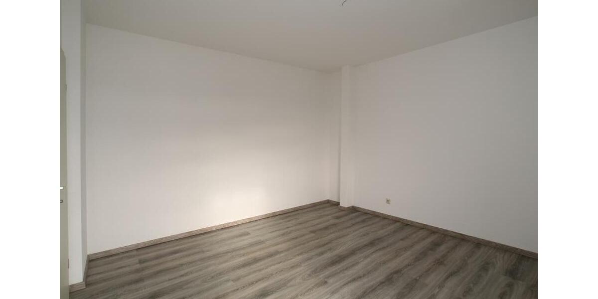 Etagenwohnung Zschopau - 2 Zimmer, 62 m&sup2;, 300&euro; | Angebot:26109536