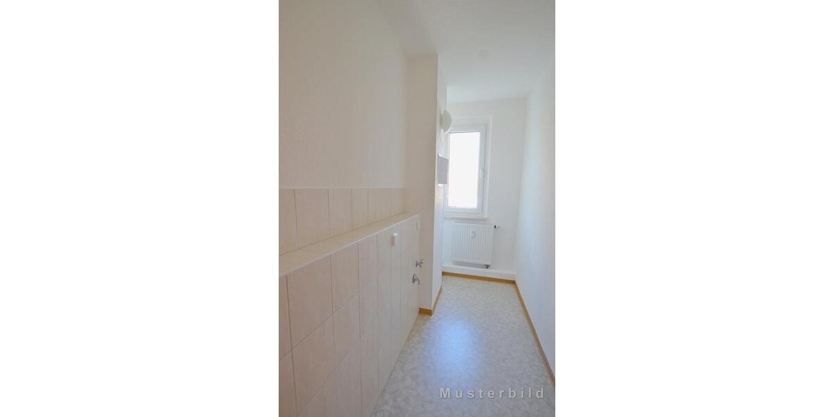 Neu sanierte 2-Raum-Wohnung im Erdgeschoss mit bodengleicher Dusche und Balkon 2 zimmer