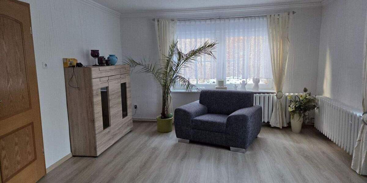 DHH - Haus auf super Grundstück - inkl. Ferienbungalow - ruhige und beliebte Lage 4 zimmer