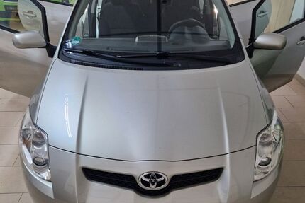 Toyota Auris 68.000 km 6.999 € Dresden 01139