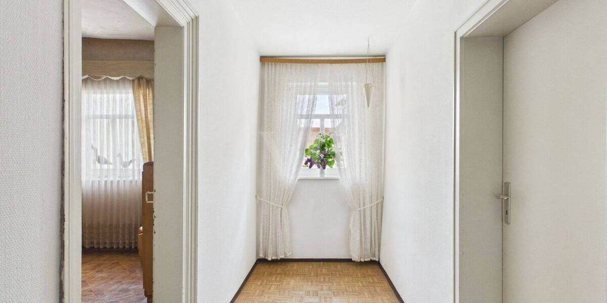 Einfamilienhaus Haßfurt - 8 Zimmer, 234 m&sup2;, 395.000&euro; | Angebot:26751043