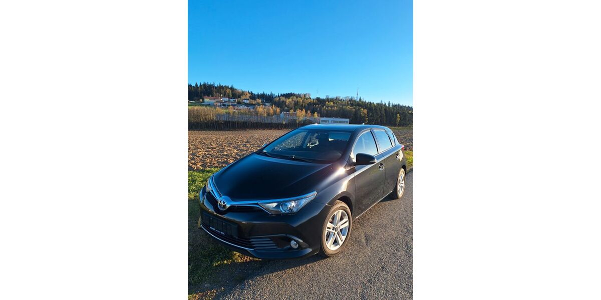 Toyota Auris 69.000 km 12.590 &euro; Passau 94034