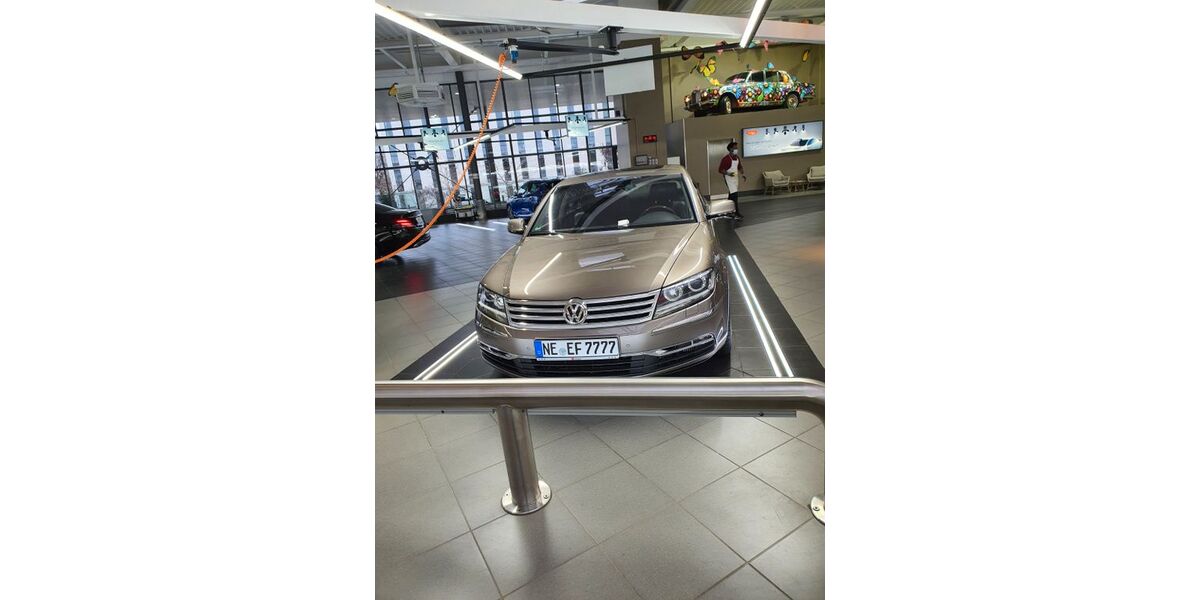 VW Phaeton 135.600 km 22.900 &euro; Neuss 41472