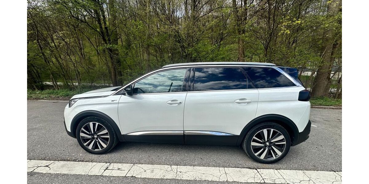 Peugeot 5008 100.000 km 22.999 &euro; München 81927