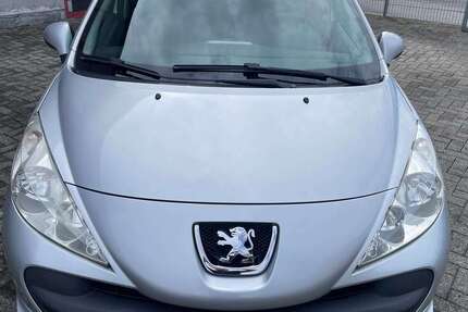 Peugeot 207 150.000 km 3.500 &euro; Velbert 42553