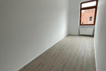 ATLAS IMMOBILIEN: Renovierte Altbauwohnung zimmer