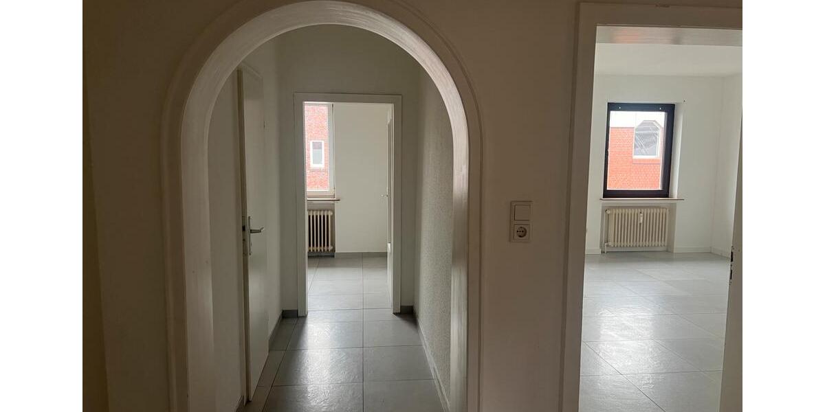 Etagenwohnung Nordenham - 4 Zimmer, 102 m&sup2;, 600&euro; | Angebot:25641830