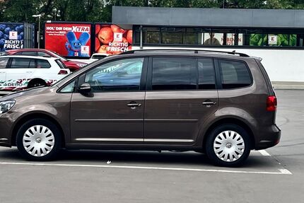 VW Touran 181.000 km 7.900 &euro; Berlin 12099