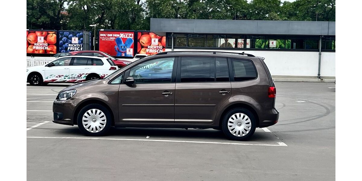VW Touran 181.000 km 7.900 &euro; Berlin 12099