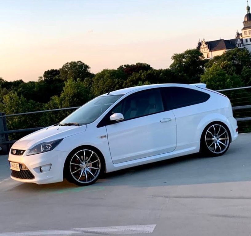 Ford Focus 112.000 km 12.900 € Schauenburg 34270