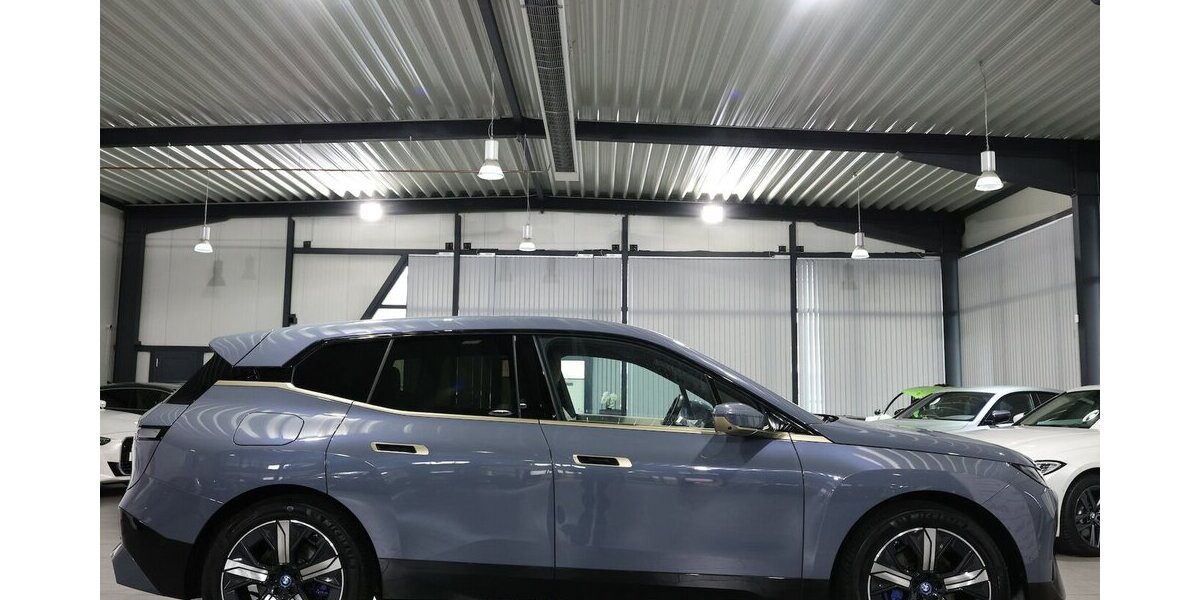 BMW iX 40 xDrive SPORT TITAN GLAS STORM EINZELSTÜCK 79.000 km 40.991 &euro; Hamm 59077