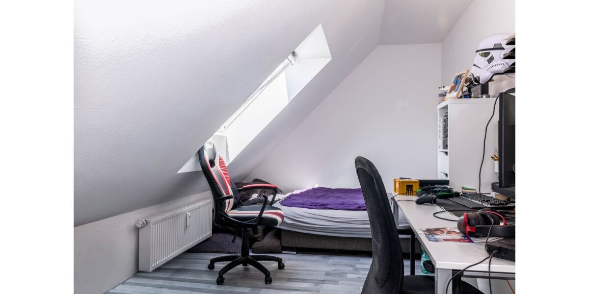 Provisionsfrei* Großzügiges Zweifamilienhaus - zwei Wohneinheiten, Terrasse, Balkon und eigene Stellplätze - Zweifamilienhaus Göppingen Faurndau | Angebot:26961593