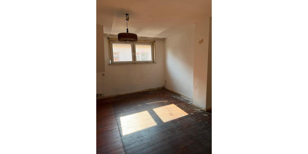 Einfamilienhaus Einbeck - 8 Zimmer, 200 m&sup2;, 200.000&euro; | Angebot:27091009