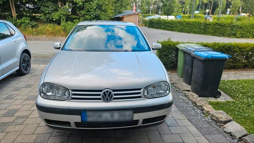 VW Golf 173.000 km 20.000 &euro; Winterberg 59955