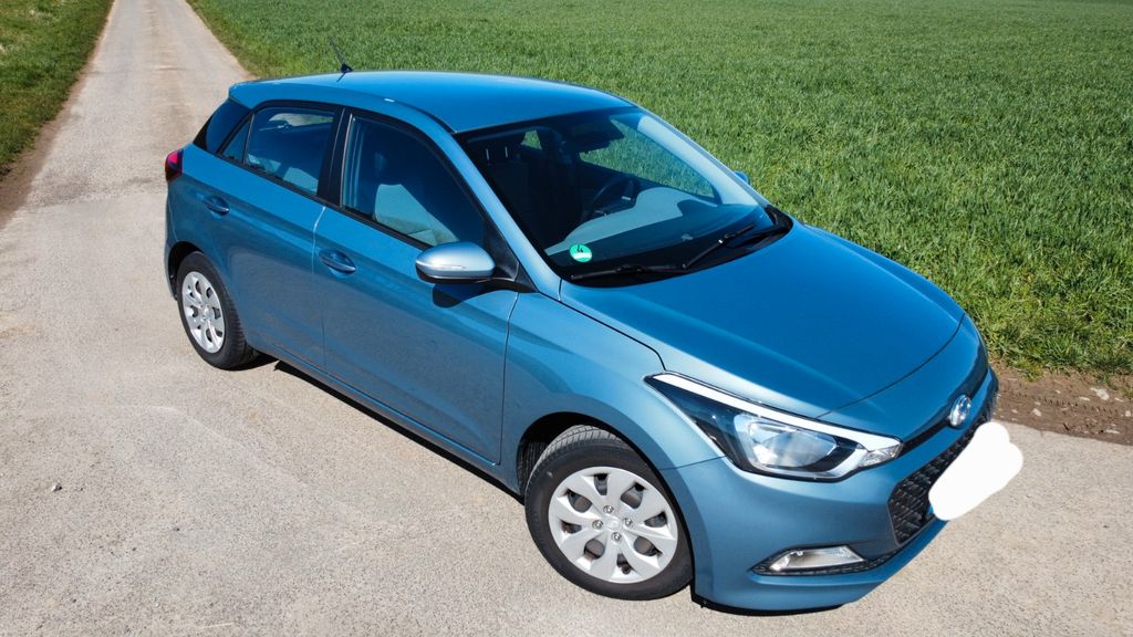 Hyundai i20 81.000 km 7.900 &euro; Zellingen 97225