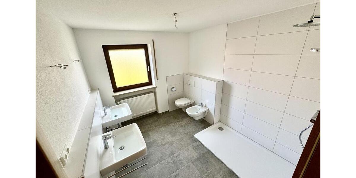 Doppelhaushälfte Augsburg Lechhausen - 6.5 Zimmer, 152 m&sup2;, 1.950&euro; | Angebot:26338323