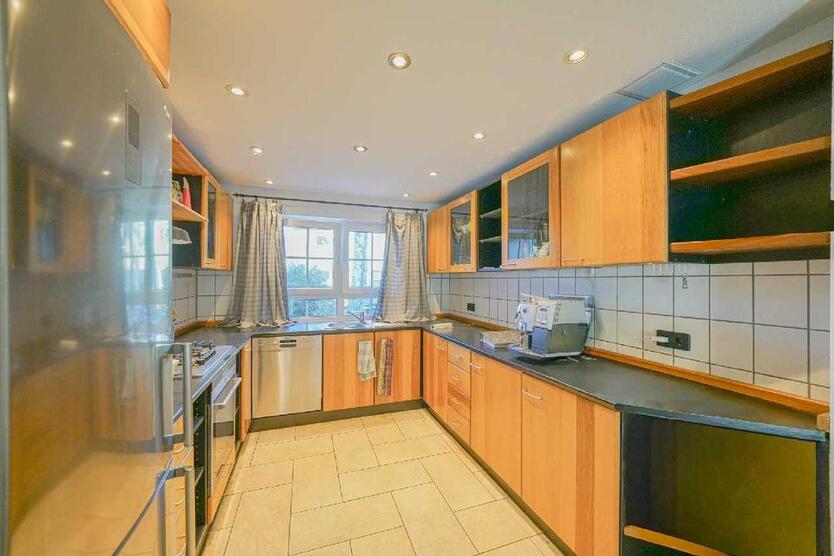 Freistehendes Einfamilienhaus mit Garten und Sonnenbalkon zimmer