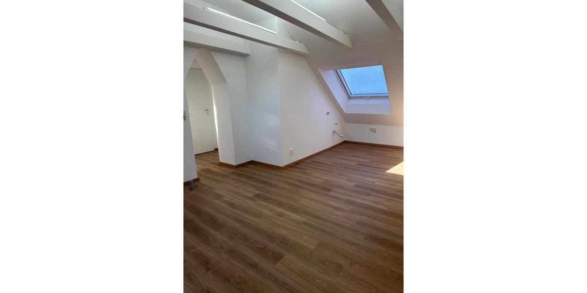 Dachgeschoßwohnung Augsburg Hochzoll - 1.5 Zimmer, 35 m&sup2;, 590&euro; | Angebot:24370148