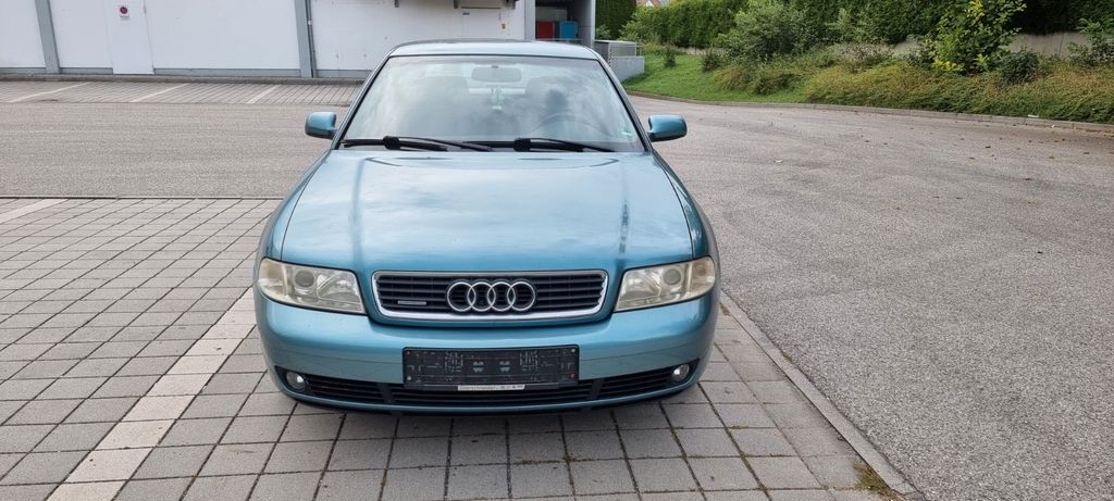 Audi A4 190.950 km 2.400 € Greding 91171