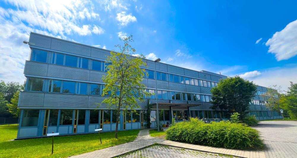 Büro in Starnberg 2.936 € 330 m²