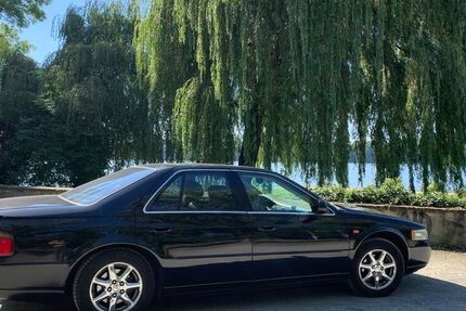 Cadillac STS