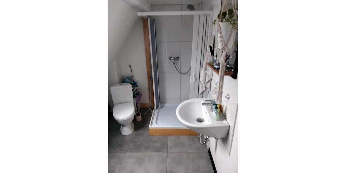 Dachgeschoßwohnung Neunkirchen - 1 Zimmer, 28 m&sup2;, 330&euro; | Angebot:26322744