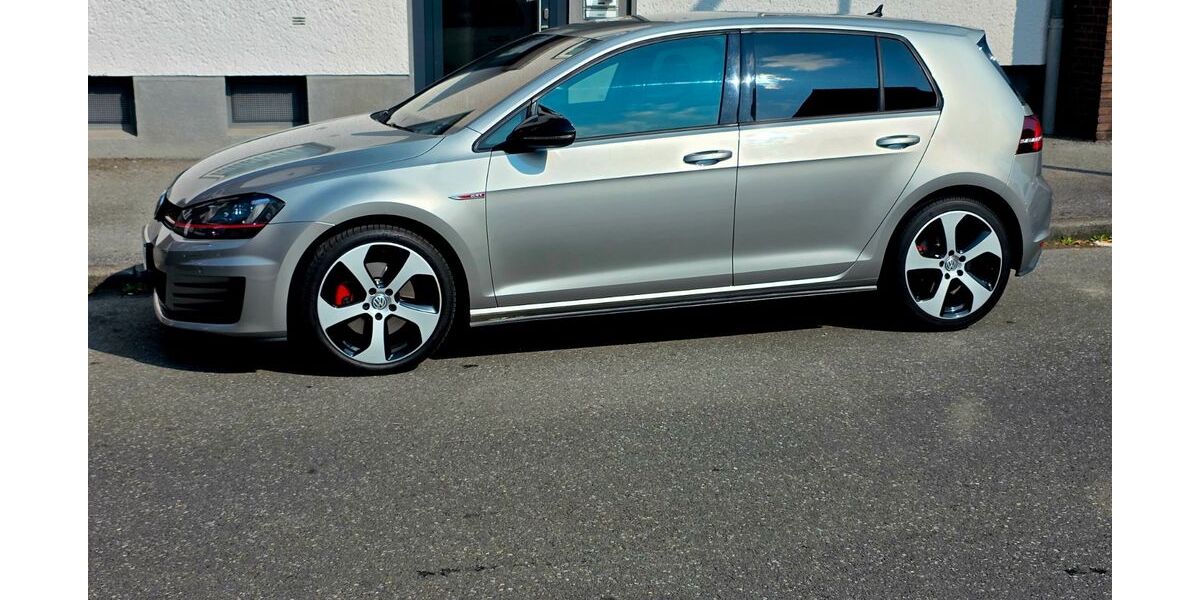 VW Golf 130.000 km 12.800 &euro; Herten 45699