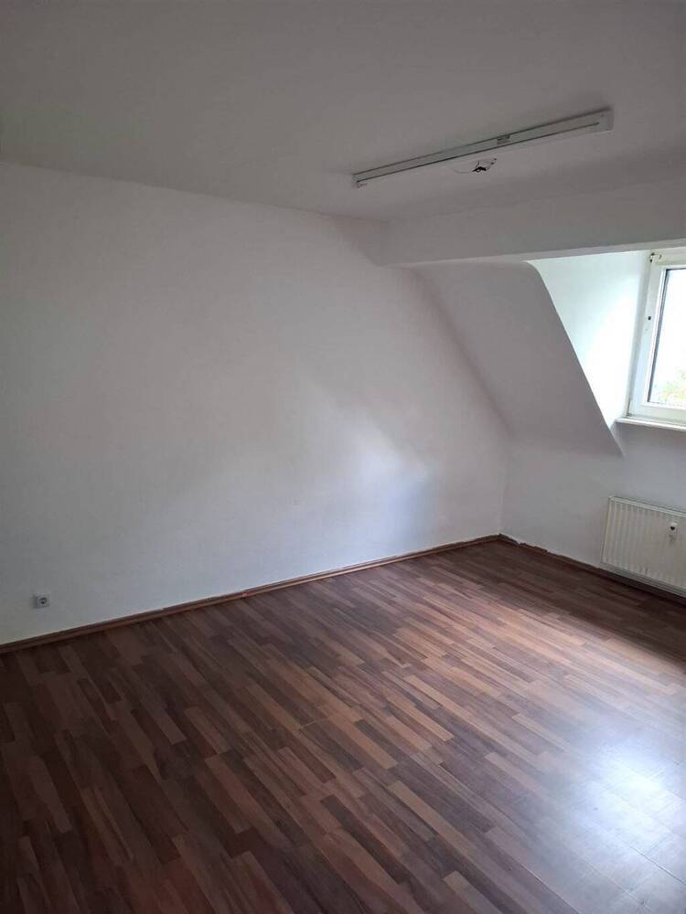 gemütliche DG Wohnung sucht neue Mieter