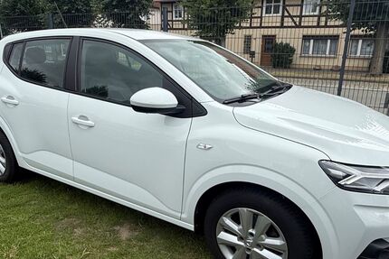Dacia Sandero 53.000 km 9.999 &euro; Gardelegen 39649