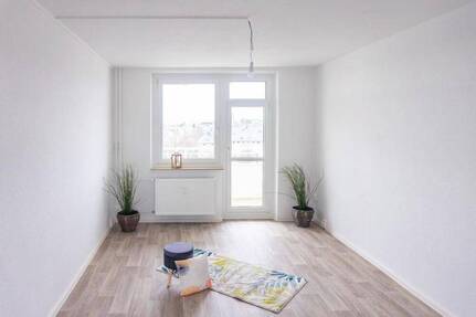 Lichterfüllte 3-Raum-Wohnung mit Balkon