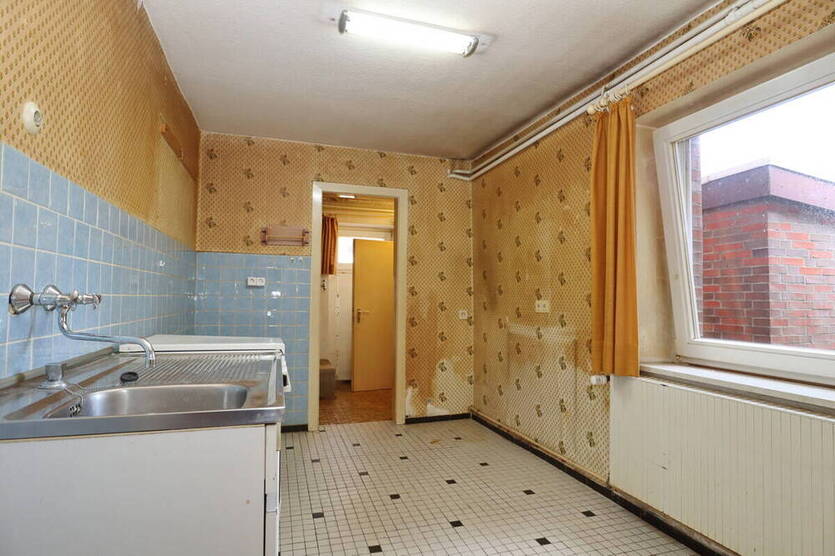 Sanierungsbedürftiges Einfamilienhaus mit gutem Schnitt in Klein Gladebrügge