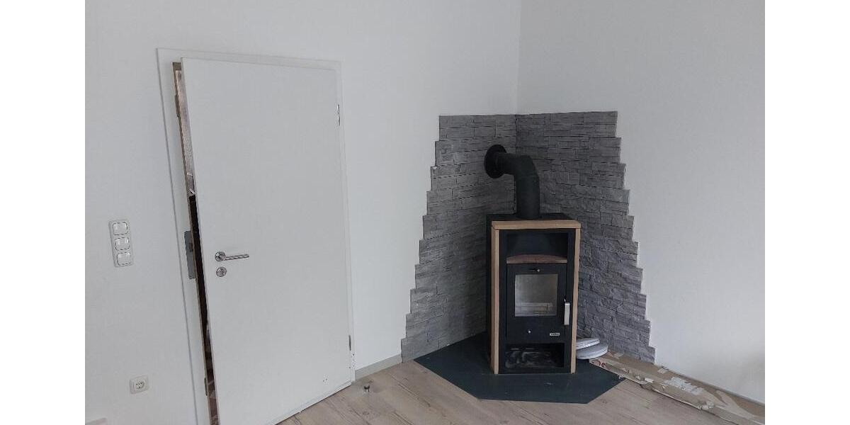 Erdgeschoßwohnung Helsa - 4 Zimmer, 96 m&sup2;, 700&euro; | Angebot:26279778