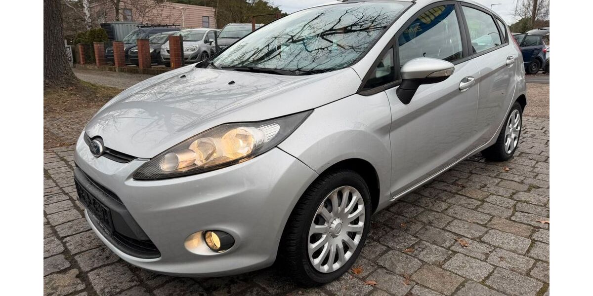 Ford Fiesta 90.000 km 3.499 &euro; berlin 12527