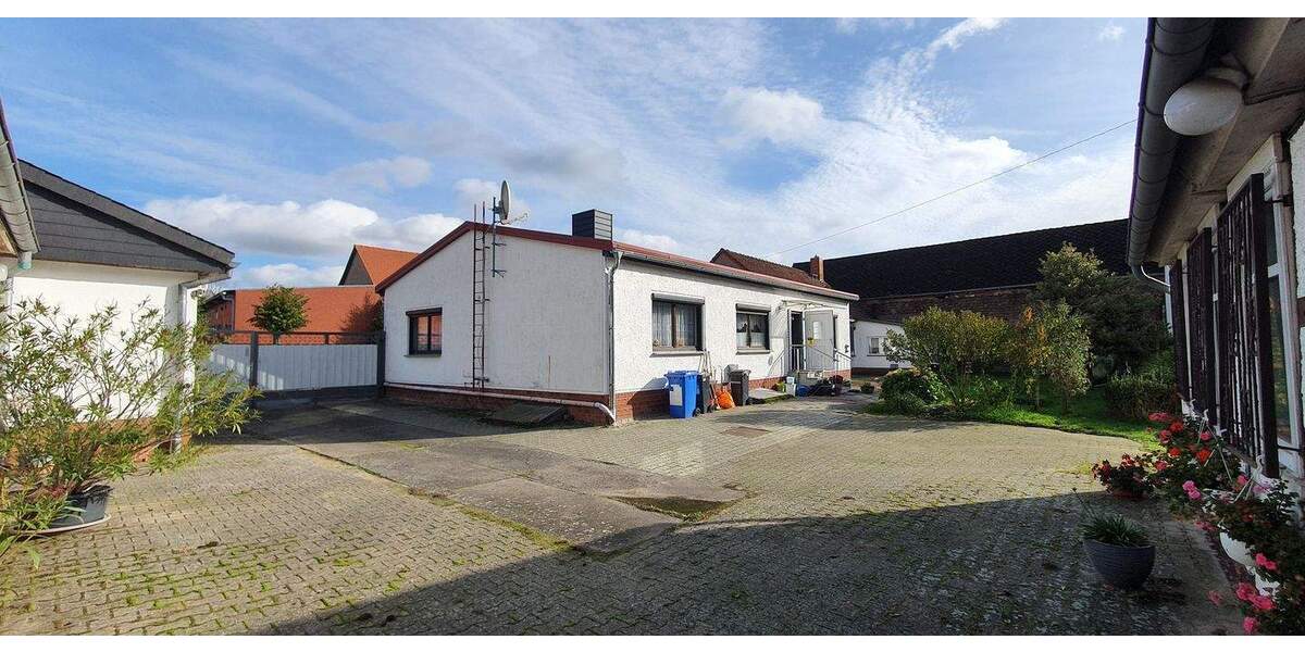 Viel Platz für Ihre Ideen - 2 Häuser * Bürohaus * Ladengeschäft * Wirtschaftsgebäude * 4 Garagen * Wald uvm. - Mehrfamilienhaus, Wohnhaus Arendsee (Altmark) Fleetmark | Angebot:25536497