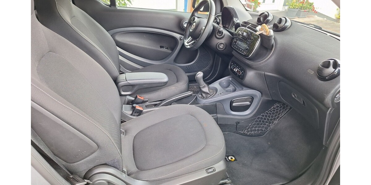 Smart Fortwo Cabrio 45.200 km 10.500 € Isenburg 56269