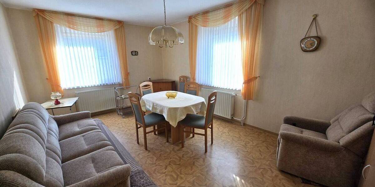Einfamilienhaus Eschwege Niederhone - 7 Zimmer, 140 m&sup2;, 870&euro; | Angebot:25985105