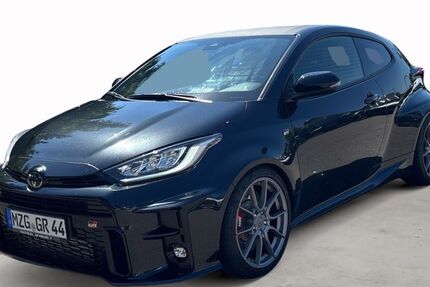 Toyota Yaris 2.500 km 41.990 € Merzig 66663