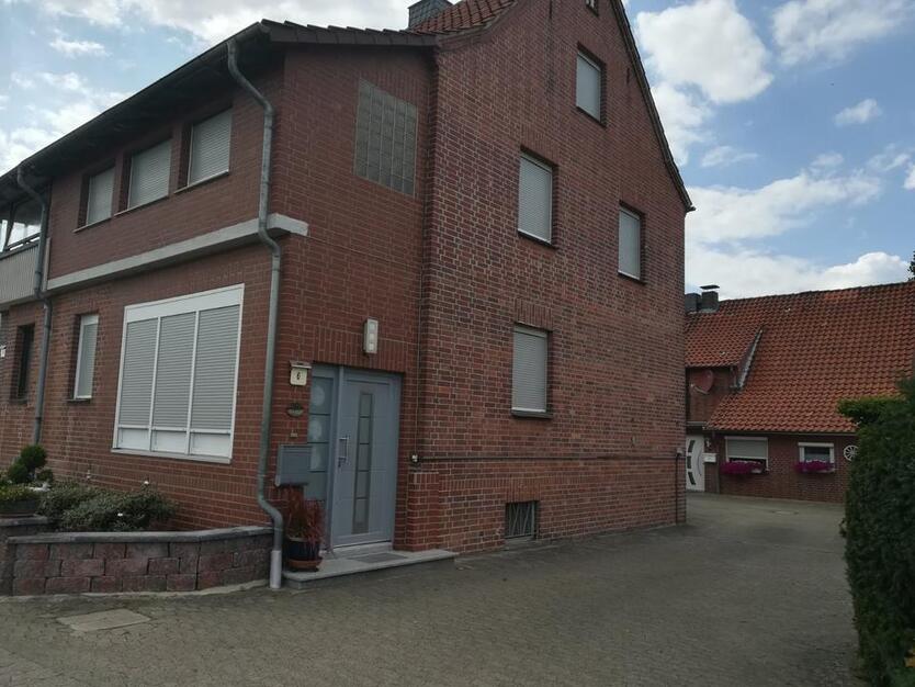 Doppelhaushälfte wartet auf ruhige und nette Mieter zimmer