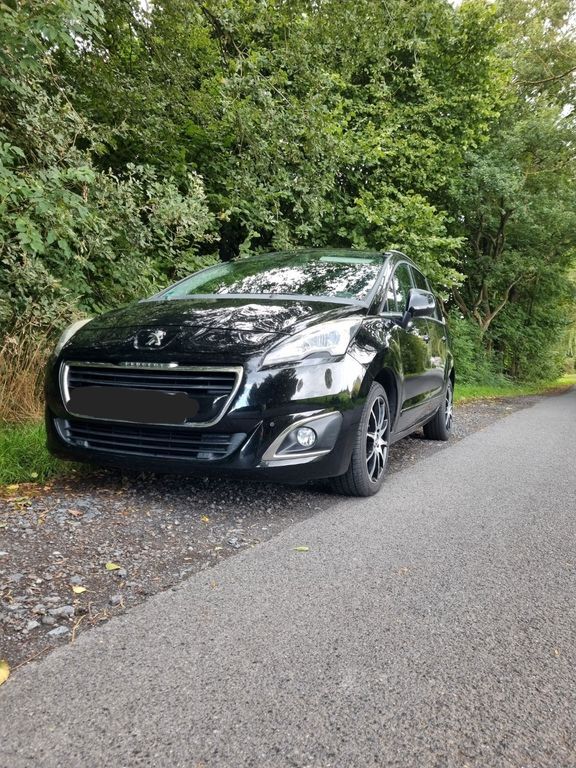 Peugeot 5008 102.000 km 7.990 € Datteln 45711