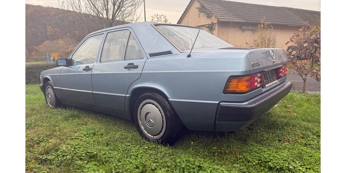 Mercedes-Benz 190 261.000 km 3.000 &euro; Lohr 97816