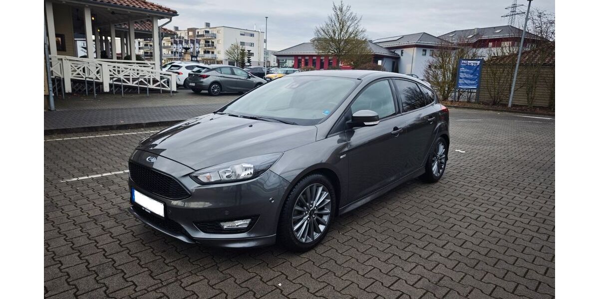 Ford Focus 30.250 km 14.500 &euro; Fulda 36043